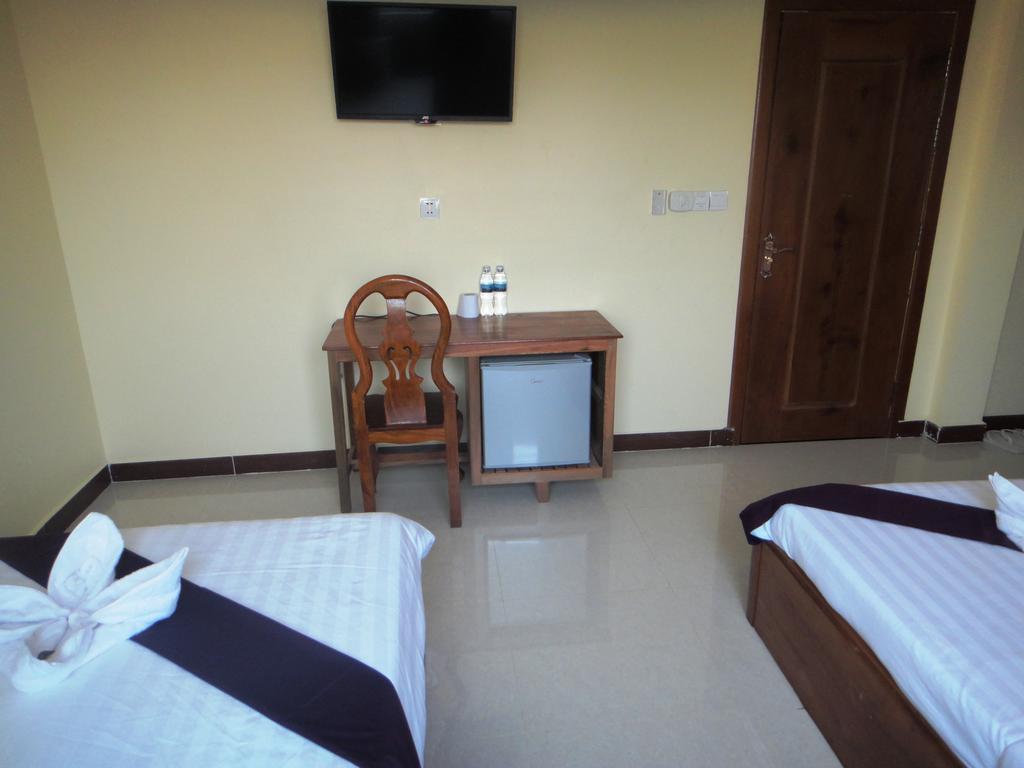 Khemra I Guesthouse Kampot Oda fotoğraf